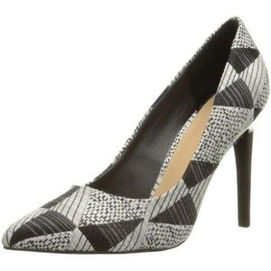 Joe Printed Pumps